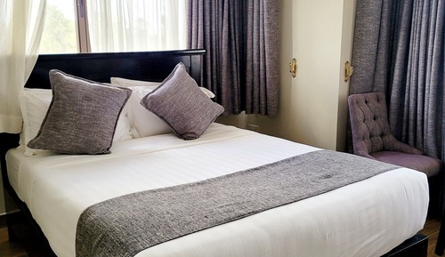 Penthouse, City View