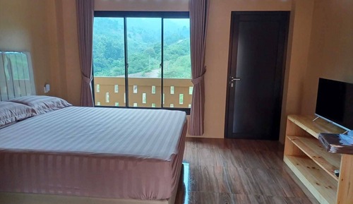 Deluxe Room, Balcony, Hill View