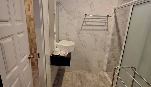 Studio, Mixed Dorm, Non Smoking, Private Bathroom