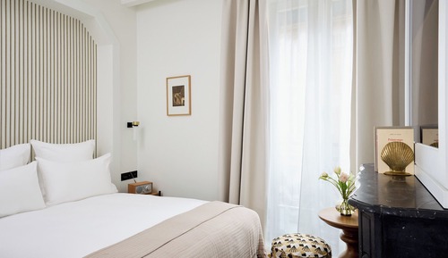 Classic Room, City View