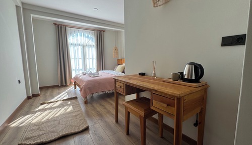 Deluxe Room, Pool View