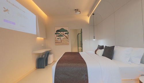 Classic Room, Pool View