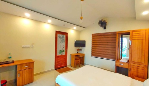 Deluxe Suite, Balcony, Lake View