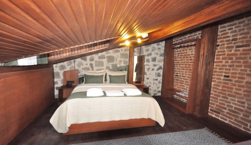 Comfort Penthouse, Lake View