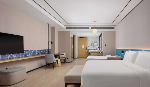 Deluxe Room, 1 King Bed