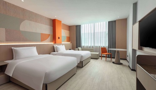 Deluxe Room, Multiple Beds, Smoking