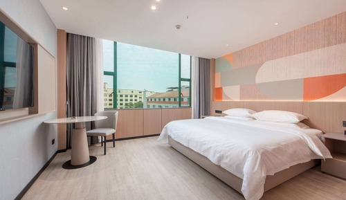 Superior Room, 1 King Bed with Sofa bed, Smoking