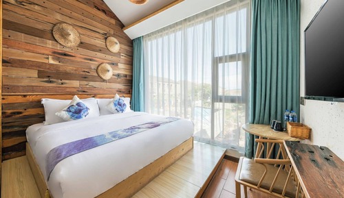 Basic Double Room, Partial Ocean View