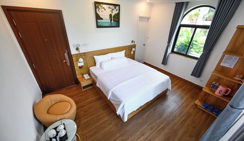 Deluxe Double Room, Balcony, Park View