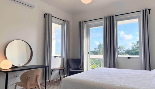 King Bed Private Balcony Pool and Caribbean View - Room 10