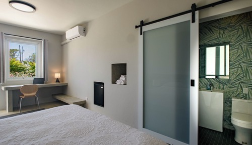 King Bed Garden View - Room 4