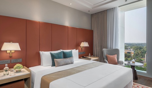 Luxury Room, 1 King Bed, City View