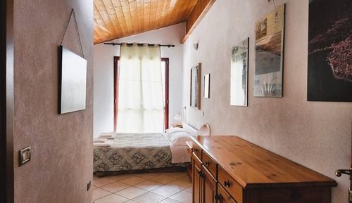 Classic Apartment, Hill View