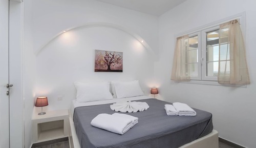 Basic Studio, Balcony, Bay View