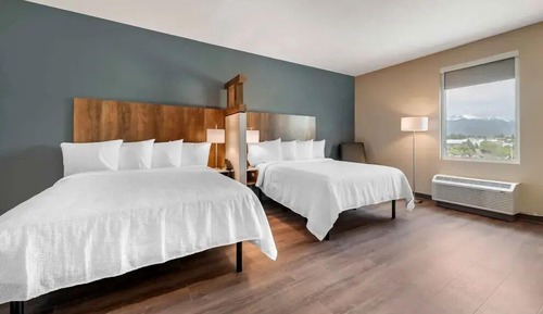 Premium Studio, 2 Queen Beds, Non Smoking, Refrigerator (Microwave)