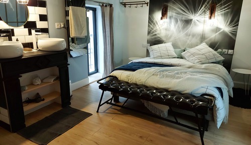 House, 4 Bedrooms, Pool Access