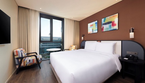 Standard Room, 1 Queen Bed