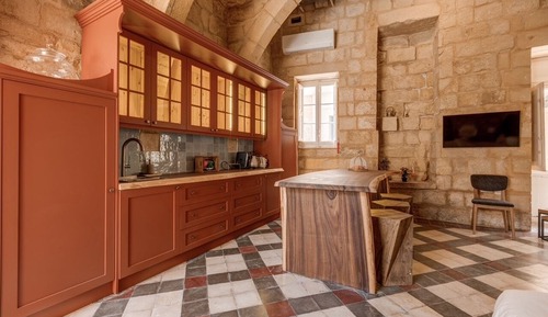 Deluxe Studio Suite