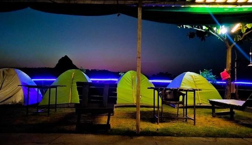 Economy Tent, Lake View