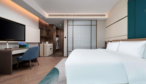 Superior Room, 1 King Bed