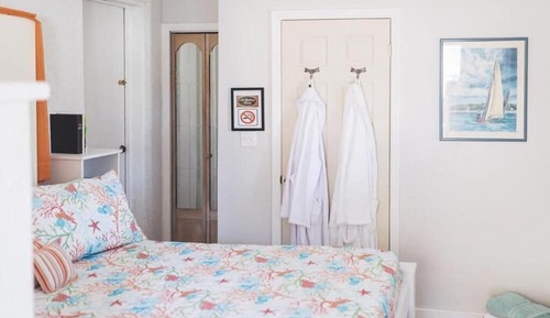 Deluxe Studio Suite, 1 Queen Bed
