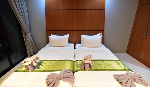 Deluxe Twin Room (No View with Balcony)