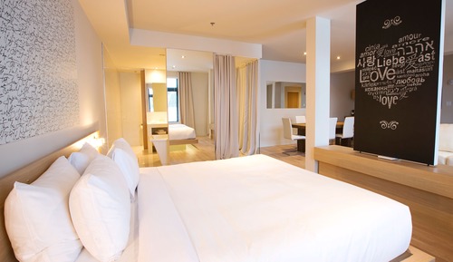 Executive Suite, 1 King Bed with Sofa bed, Vineyard View