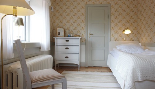 Single Room - Lake View