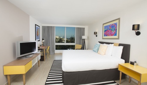 Harbour Deluxe Balcony - Double Double Adults Only