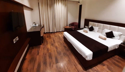 Deluxe Double Room, City View
