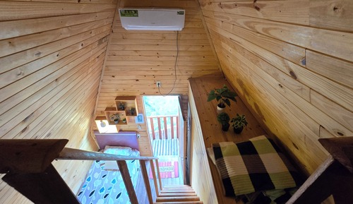 Basic Cabin, Pool View