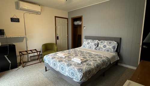 Resort, Lakefront, Hot Tub Sauna Pet-friendly #3