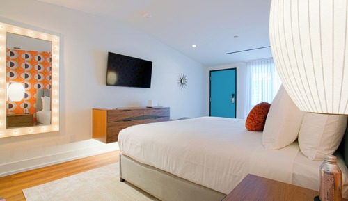 Nostalgic King, Magic Fingers Bed