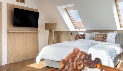 Family Room, Mountain View