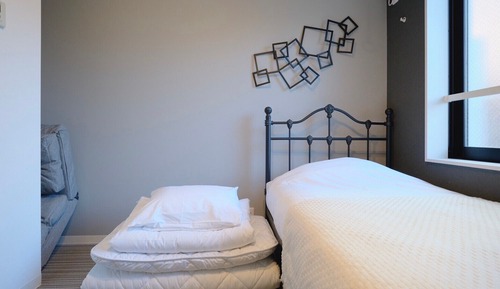 301/303 Two private rooms available