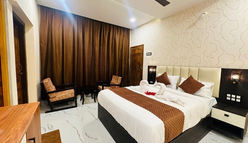 Deluxe Double Room, Balcony, Pool View