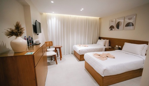 Deluxe Twin Room