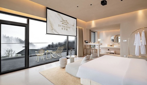 Superior Double Room, 1 King Bed, Private Bathroom, Mountain View