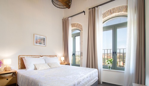 Deluxe Apartment, Pool View