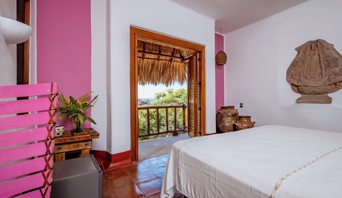 Club Room, 1 King Bed, Bay View