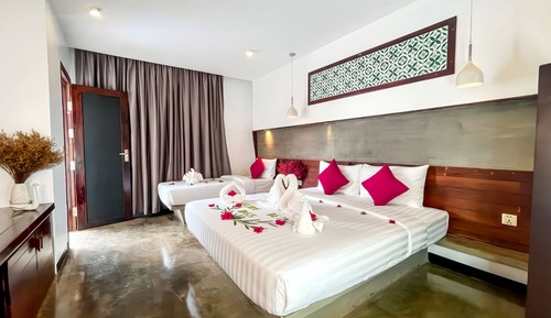 Family Suite Balcony Pool View - Free Bus Station Pickup