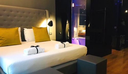 Junior Suite, Balcony, City View