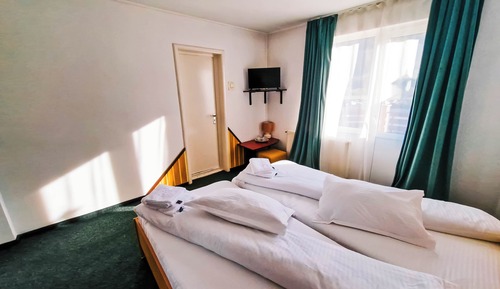 Double or Twin Room, Mountain View