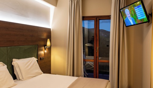Deluxe Double or Twin Room, Balcony, Mountain View