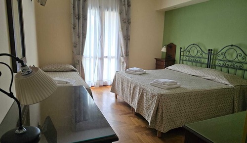 Economy Triple Room, Balcony