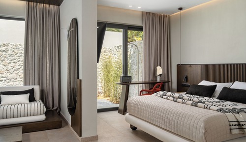 Junior Suite, Private Pool, Partial Sea View