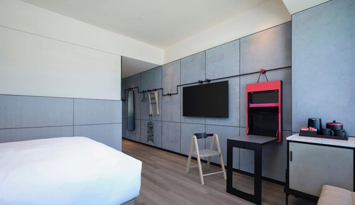 Premier Room, 1 King Bed