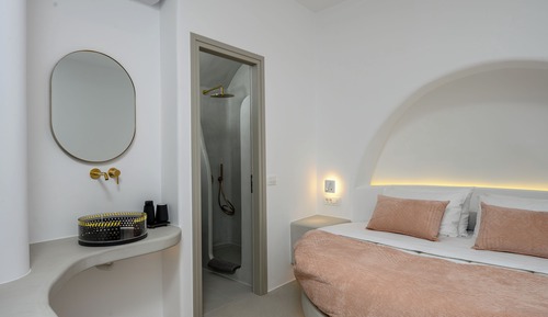 Two Bedroom Suite with Outdoor Jetted Tub