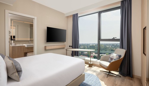 Deluxe Room, 1 Queen Bed