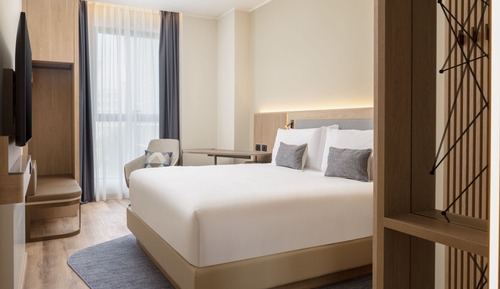 Standard Room, 1 King Bed